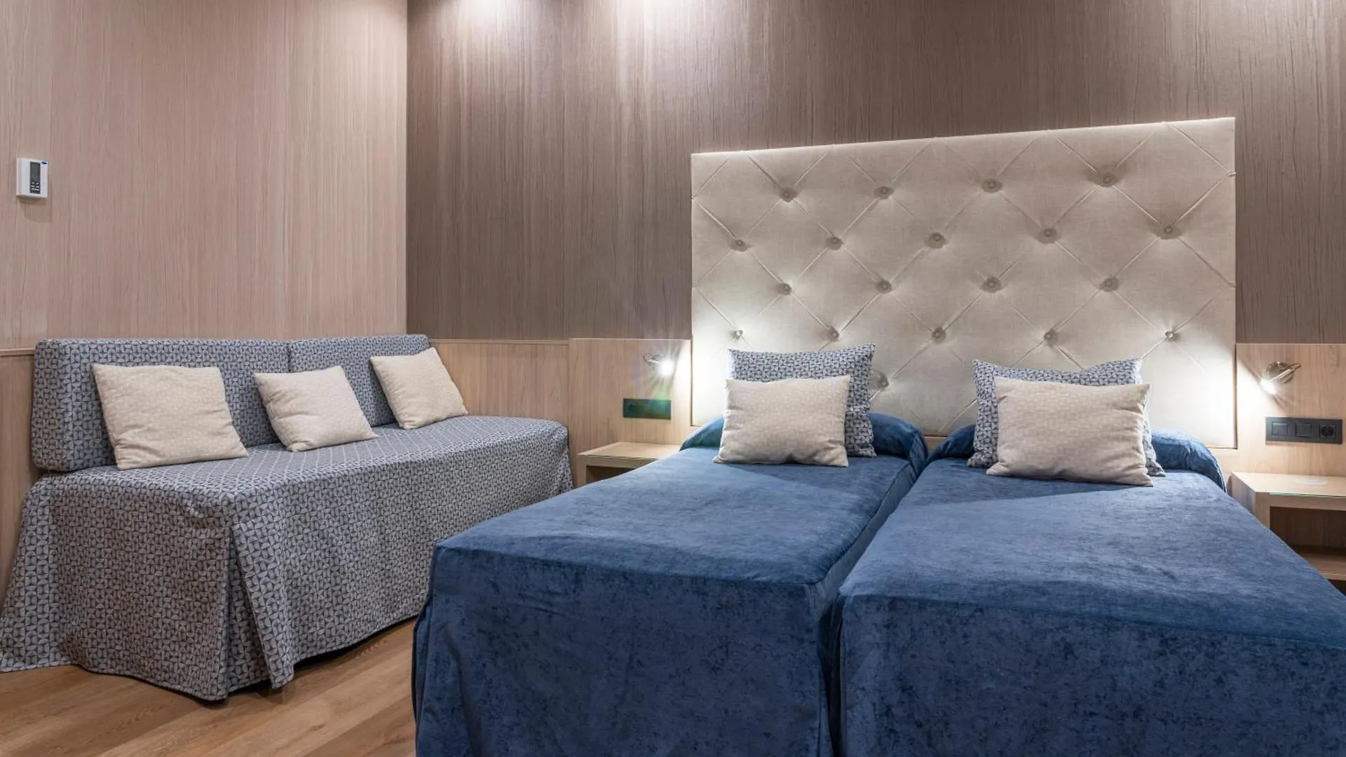 Hotel Rialto Barcelona 3*,  Spain