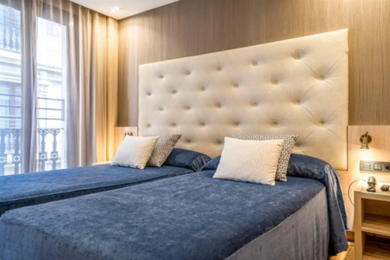 Hotel Rialto Barcelona 3*,  Spain
